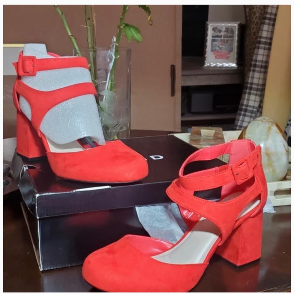 ISO Red Heel in Sz 9, 9.5 or 10